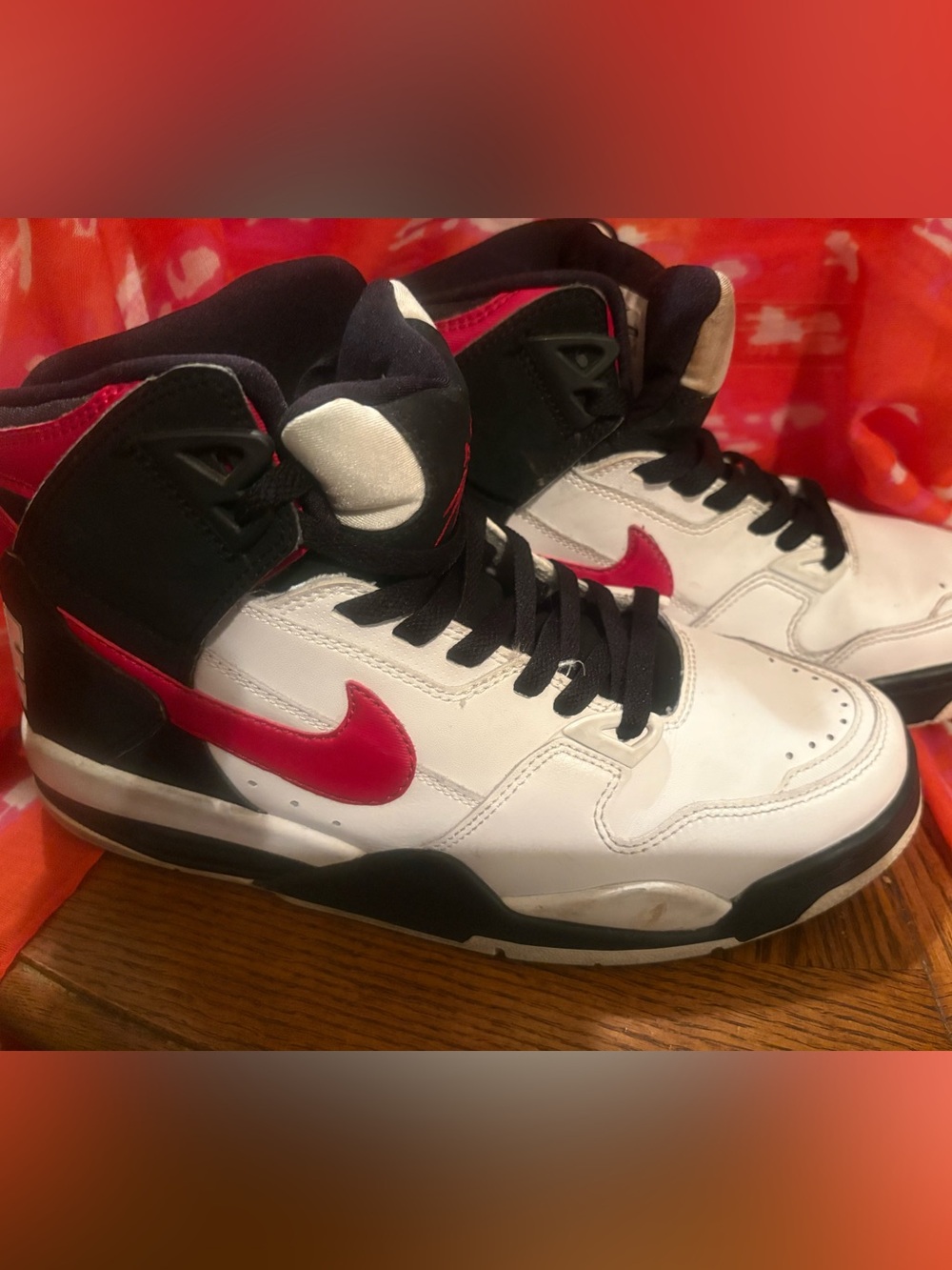 Nike mens High-Top Sneakers in White and Pink